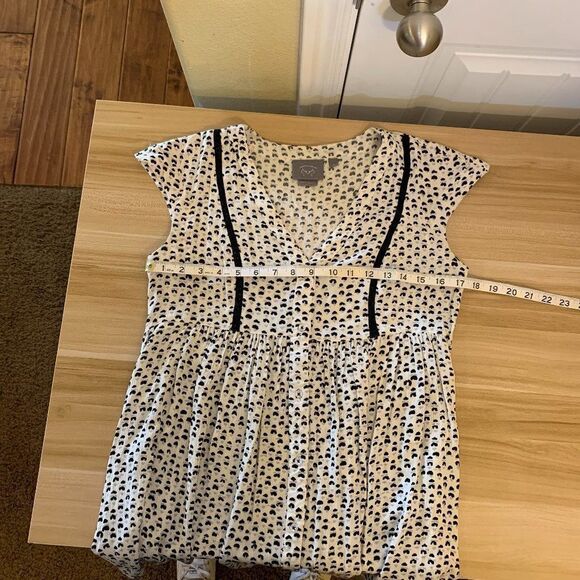 VanessaVirginia Women's Black & White Heart Button Down Cap Sleeve Top Size XS - Picture 2 of 9